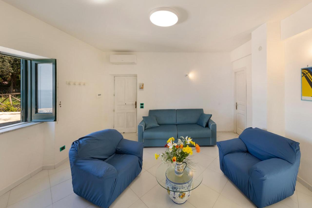 Relais Del Mare Con Terrazza Fronte Mare Free Parking Apartment Massa Lubrense Exterior foto